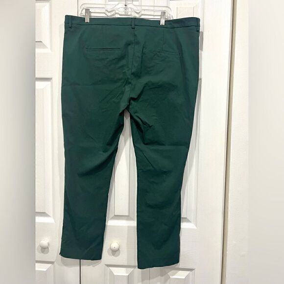 Mango Capri flat front zipper green pants size US 10 - Picture 3 of 12